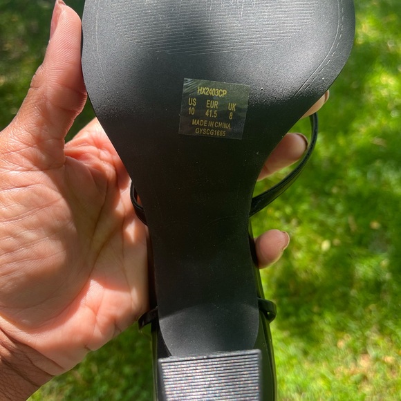 Sandals - Picture 4 of 7